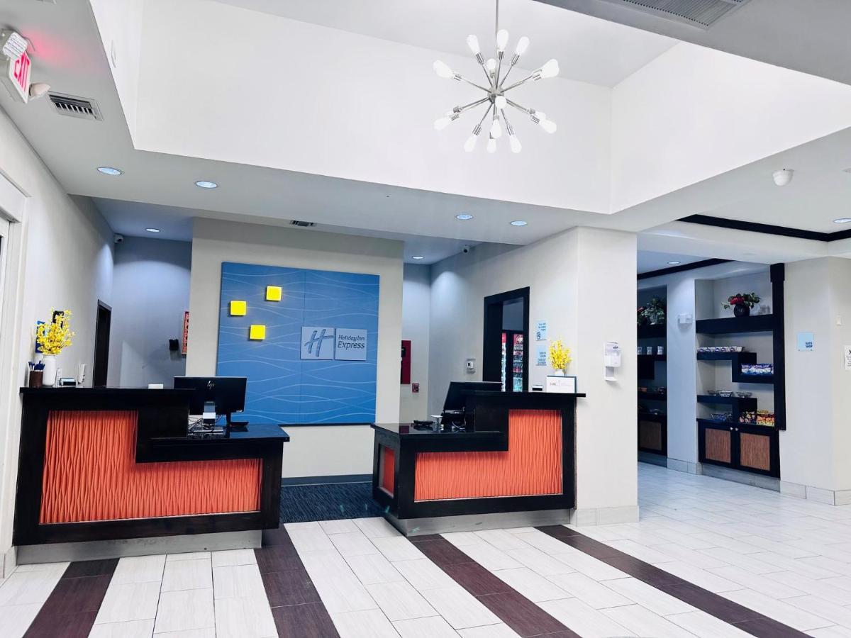 Holiday Inn Express & Suites Houston East - Baytown, An Ihg Hotel Экстерьер фото