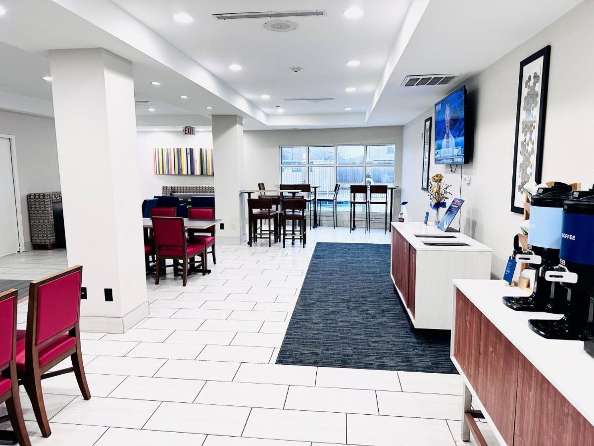 Holiday Inn Express & Suites Houston East - Baytown, An Ihg Hotel Экстерьер фото