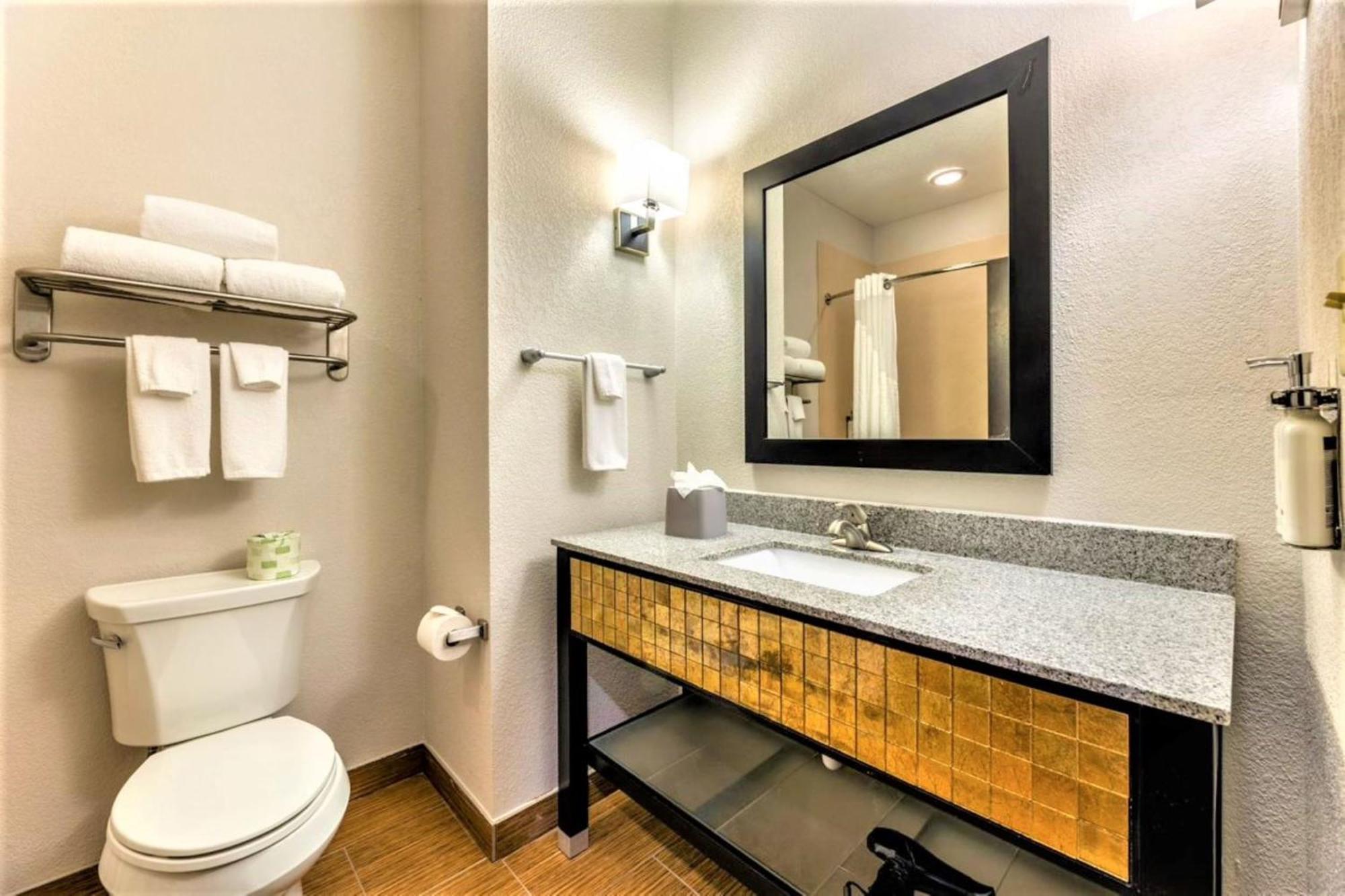 Holiday Inn Express & Suites Houston East - Baytown, An Ihg Hotel Экстерьер фото