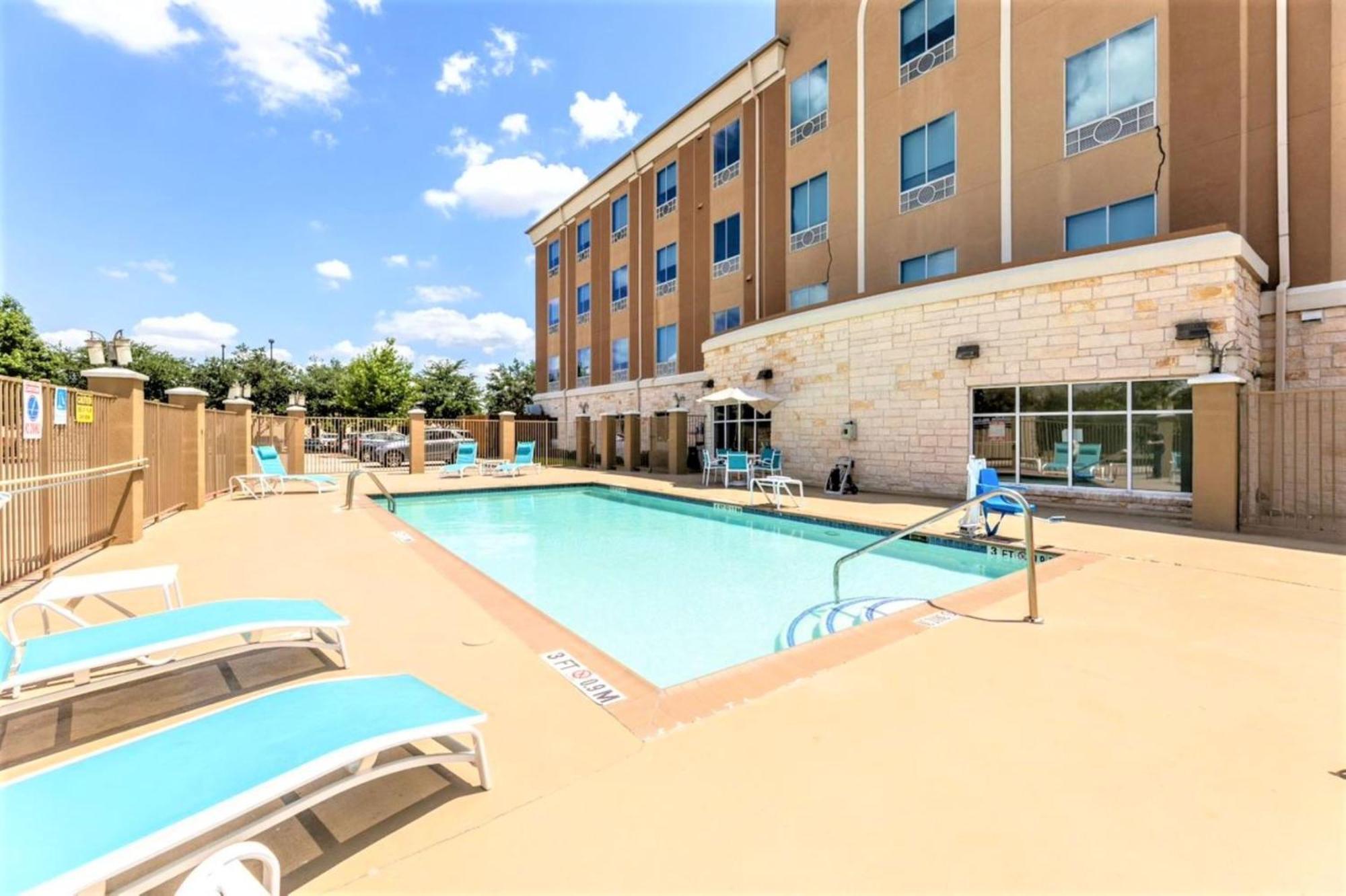 Holiday Inn Express & Suites Houston East - Baytown, An Ihg Hotel Экстерьер фото
